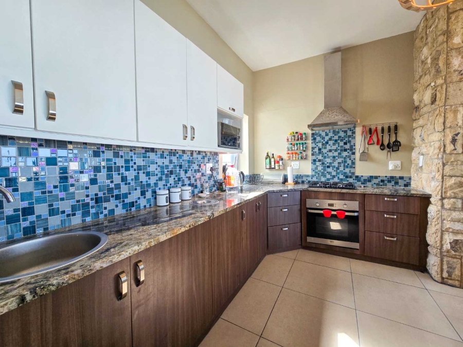 6 Bedroom Property for Sale in Stilbaai Oos Western Cape